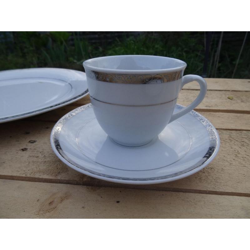 Brand new in box Schiller porcelain dinner service 39 pieces 8 place settings