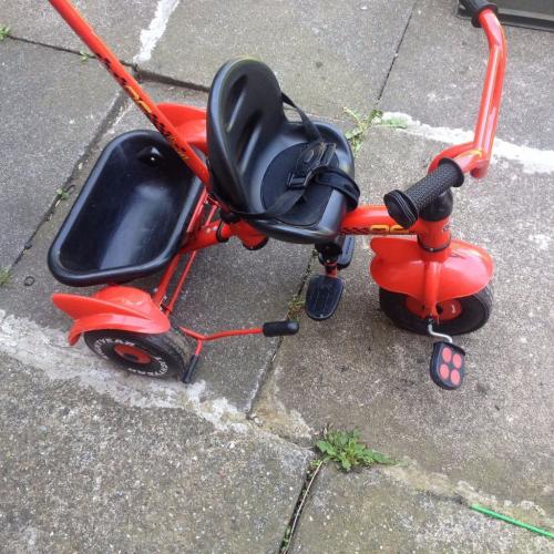 KIDS BIKE good condition,suitable age 2-4 years old,fully working order