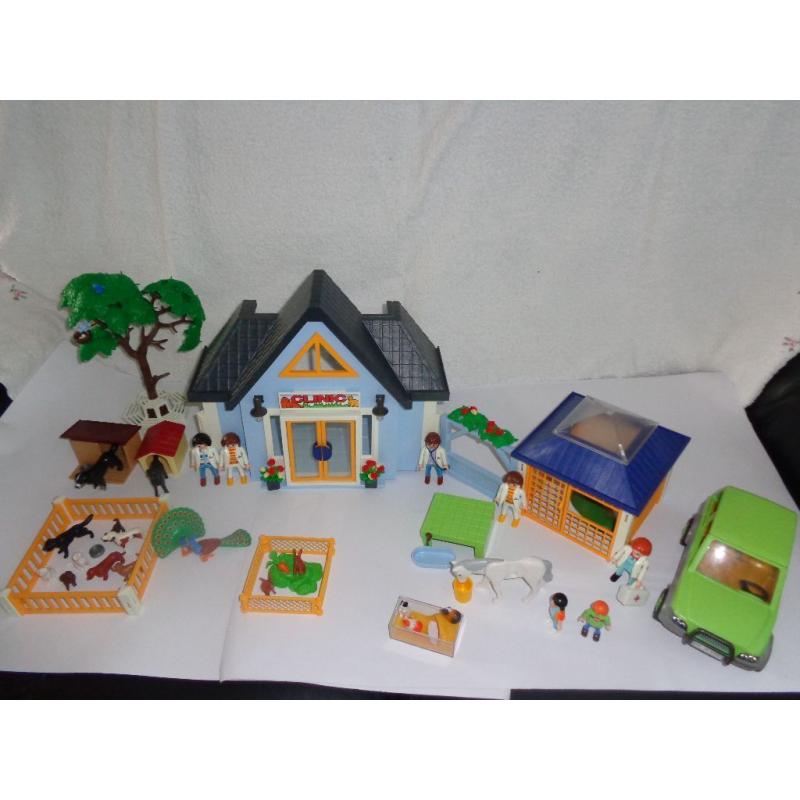 Huge bundle of playmobil - Animal clinic, people, car, accessories - Over 20 animals - Great present