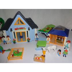 Huge bundle of playmobil - Animal clinic, people, car, accessories - Over 20 animals - Great present