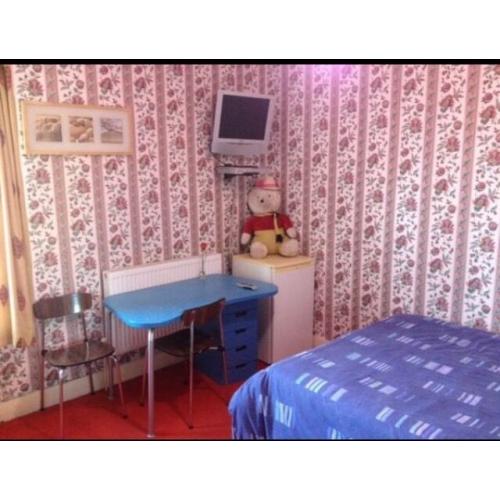 One 1 Double Bedroom For Rent in A Share House Off Dallow Road