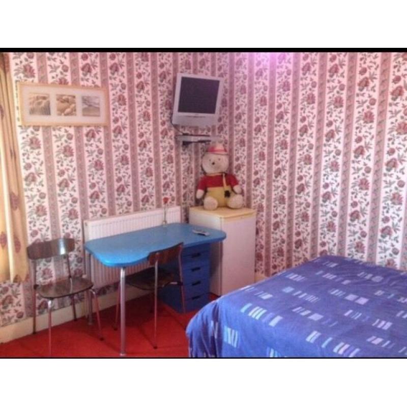 One 1 Double Bedroom For Rent in A Share House Off Dallow Road