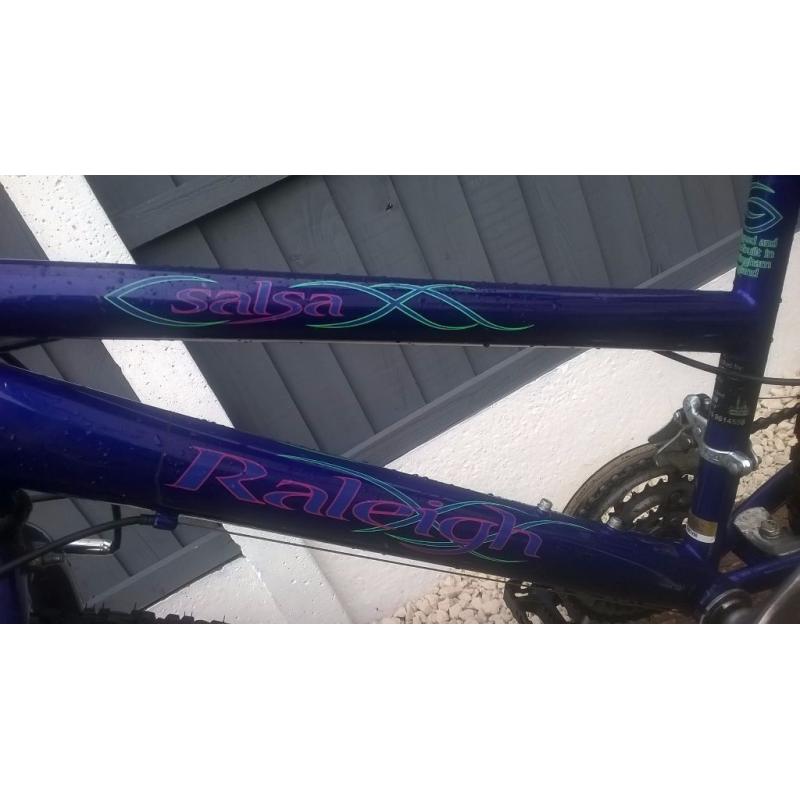 LOVELY GIRLS / SMALL LADIES RALEIGH SALSA BIKE
