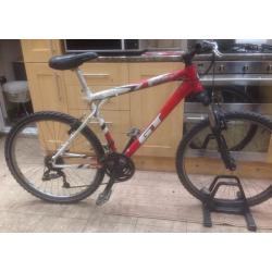GT aggressor 2 Mountain Bike. Large Frame Size, 26" Wheels Lightweight