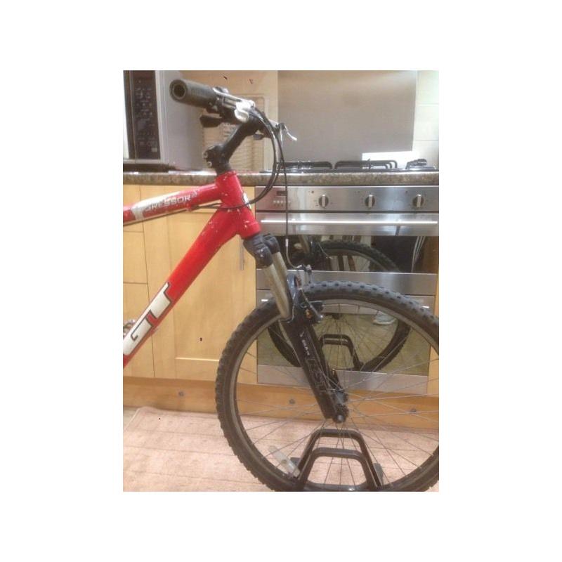 GT aggressor 2 Mountain Bike. Large Frame Size, 26" Wheels Lightweight