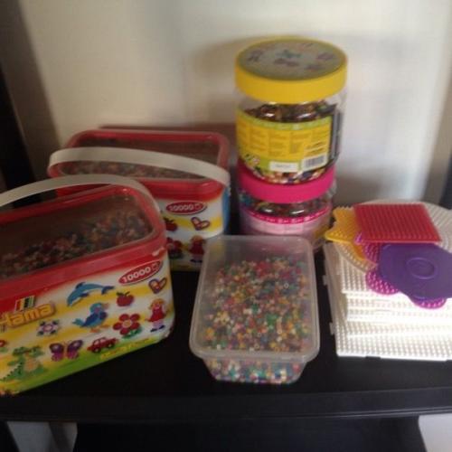 Loads Hama beads