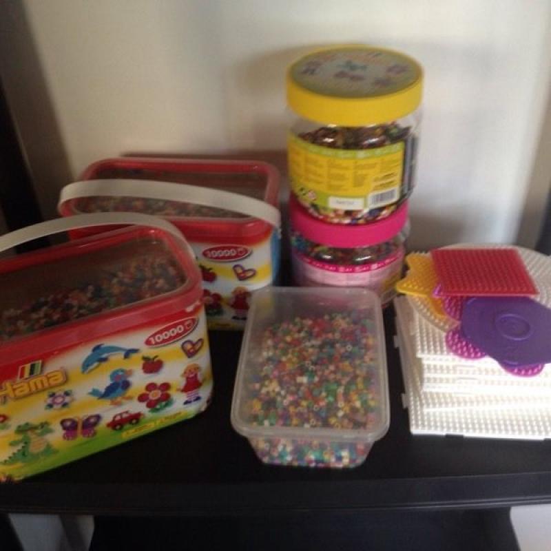 Loads Hama beads