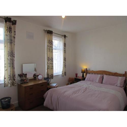 DOUBLE ROOM TO RENT NEAR MARYLAND STATION *** NO DEPOSIT***REQUIRED