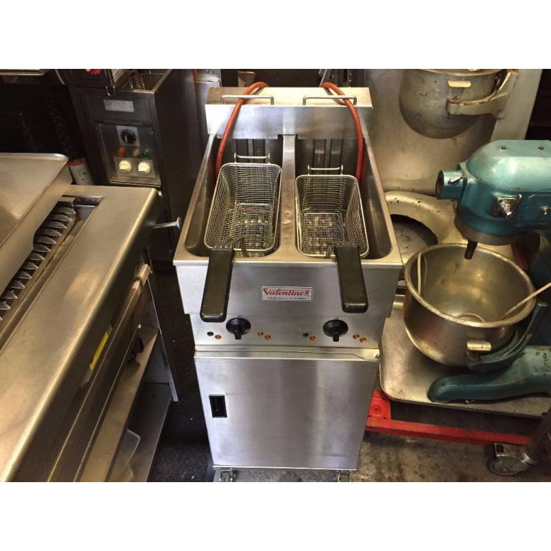 CATERING COMMERCIAL TWIN TANK VALENTINE V2200 FRYER CATERING KEBAB CHICKEN CATERING CAFE SHOP BAR