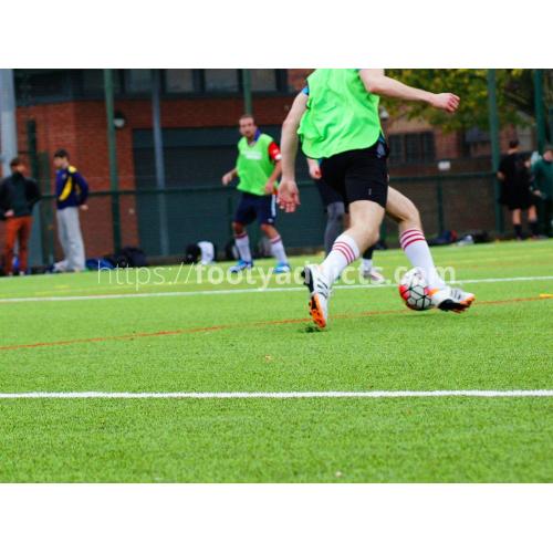 Play friendly football games in East London. NO commitment!