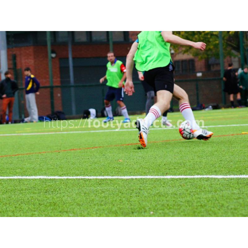 Play friendly football games in East London. NO commitment!