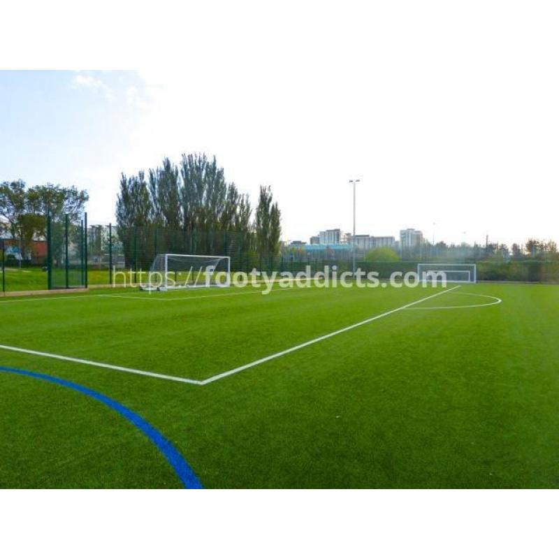 Play friendly football games in East London. NO commitment!