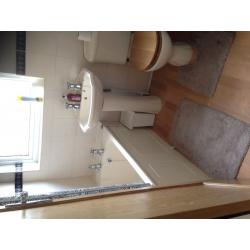 DOUBLE ROOM IN CHADWELL HEATH, ALL BILLS INC