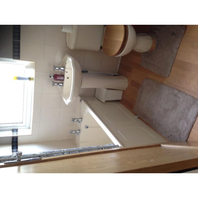DOUBLE ROOM IN CHADWELL HEATH, ALL BILLS INC