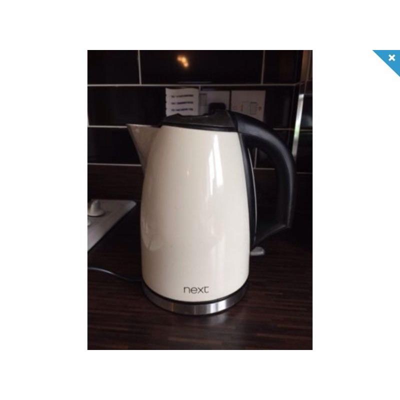 Next cream toaster and kettle set