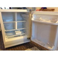 Hotpoint integrated fridge