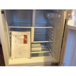 Hotpoint integrated fridge