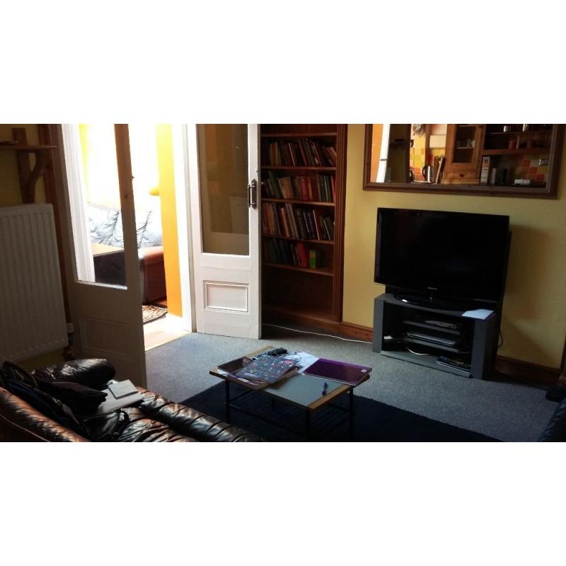 WEYMOUTH DT4, 2 MIN TO BEACH, 2 DOUBLE BEDROOMS AVAILABLE NOW "TILL 31.8.