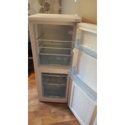 LEC Fridge freezer 6 months old great condiction can be delivered