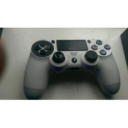 PS4 with uncharted 4