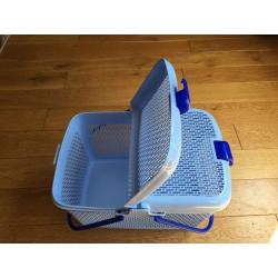 Picnic or pet transport basket