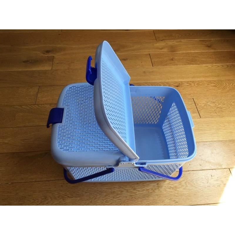 Picnic or pet transport basket