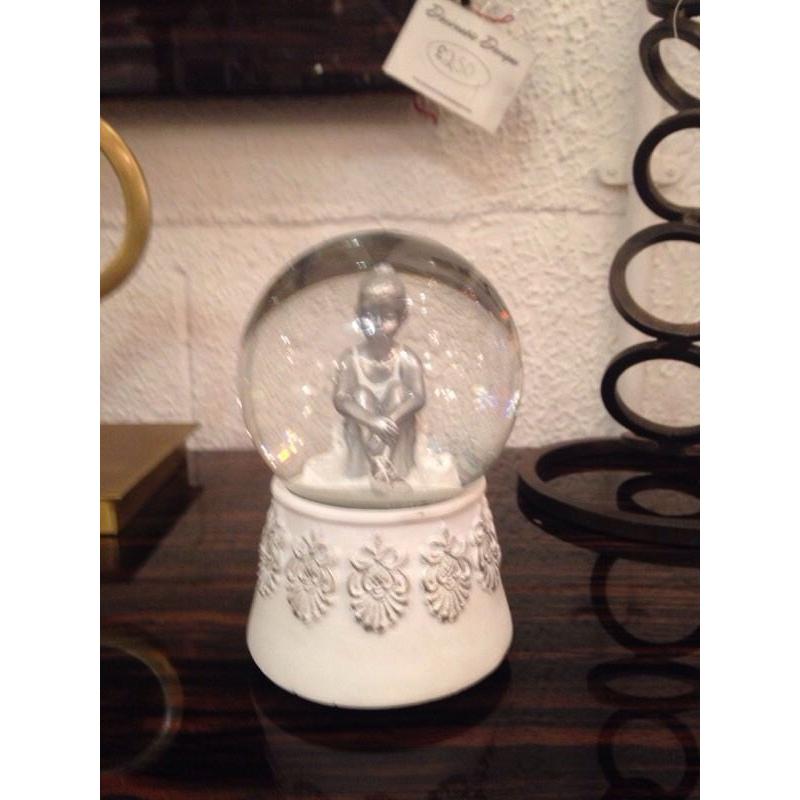 Balarina snow globe musical chime