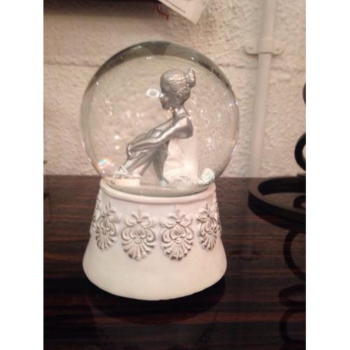 Balarina snow globe musical chime