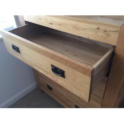 Solid Oak 4 Drawer Chest of Drawers