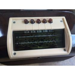 Vintage Bakelite BUSH valve radio