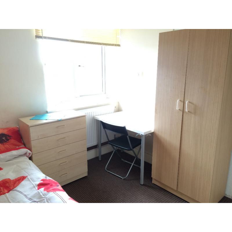 DOUBLE ROOM FOR SINGLE PRICE!! COME TO BOOK TODAY!