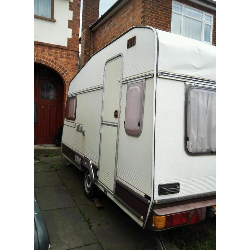 Caravan crown 3,4 berth