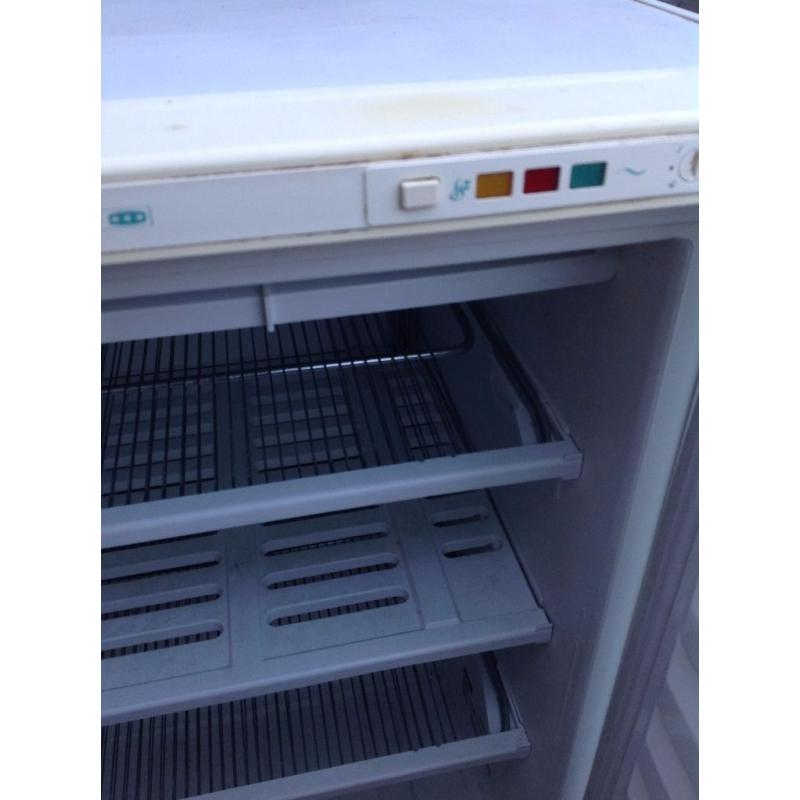 FREEZER (Under Counter)