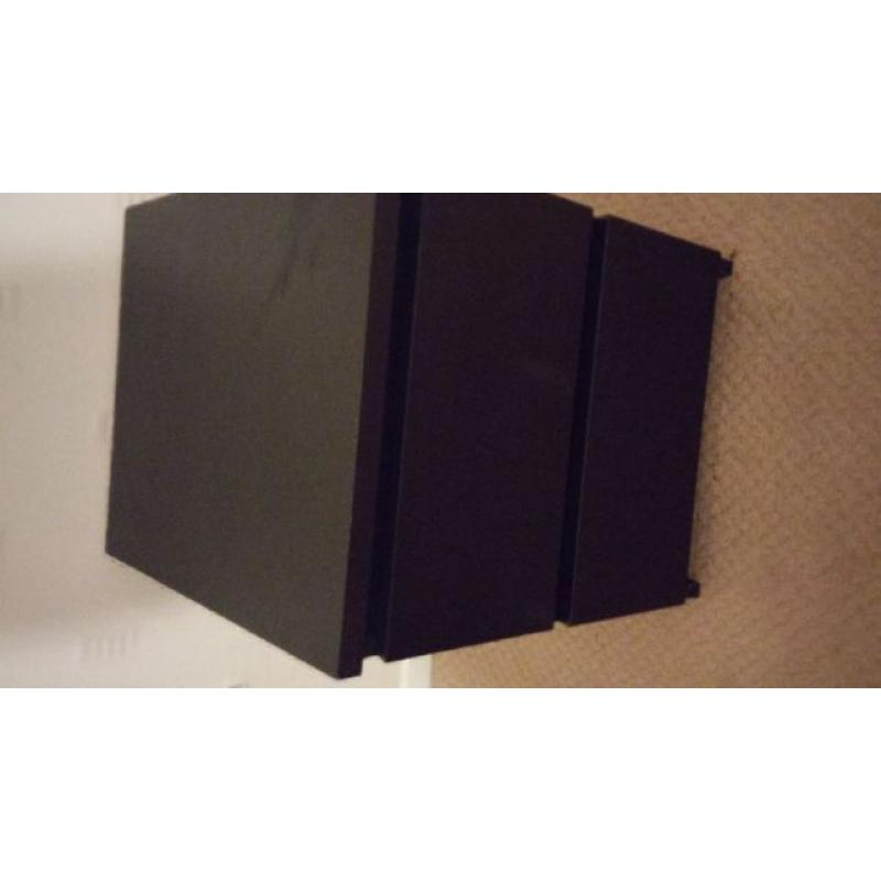 2. X BLACK DRAWS MODERN