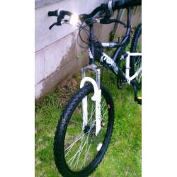 mountain bike 26" wheels disc brakes suspention
