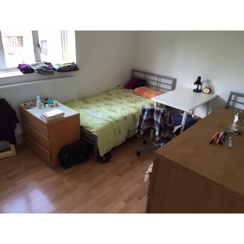Lovely Twin Room -ROEHAMPTON- (All Bills Included)