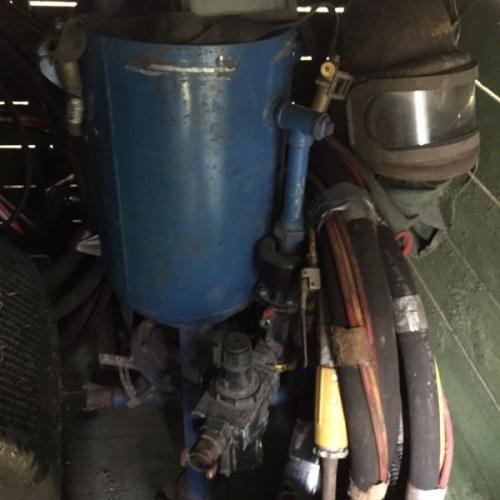 Shot blasting kettle