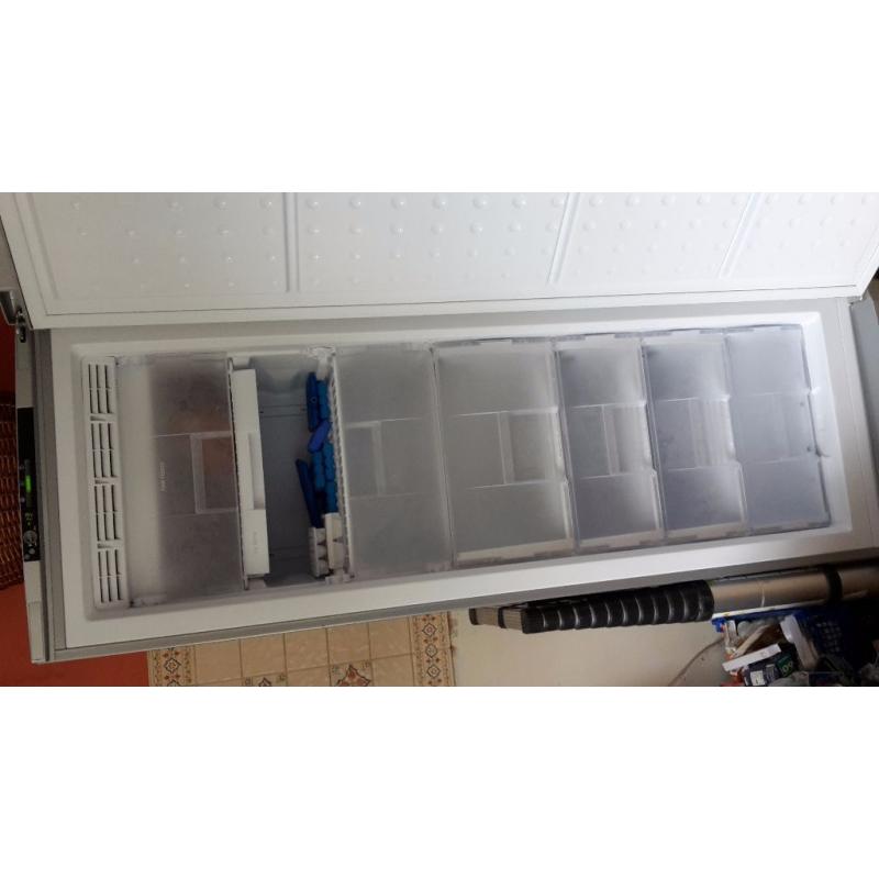 Beko Freezer 212L Capacity - freestanding