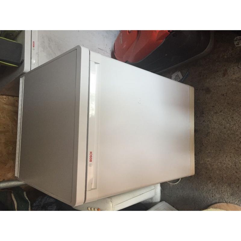 Bosch in very good condition. Deliver locally.