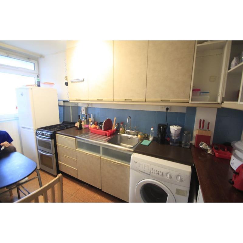 FANTASTIC DOUBLE room PERFECT FOR A COUPLE !! 78K