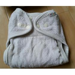5x Washable nappies plus 2 wraps