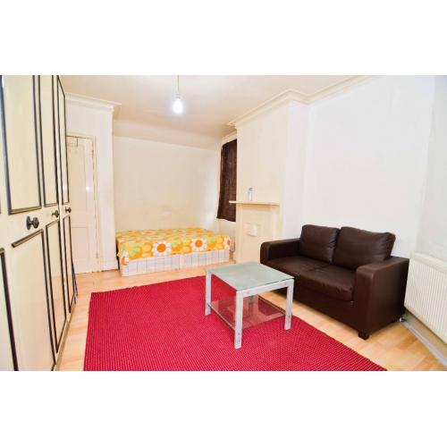 A Double room for rent, Bills inclusive, No agency Fees
