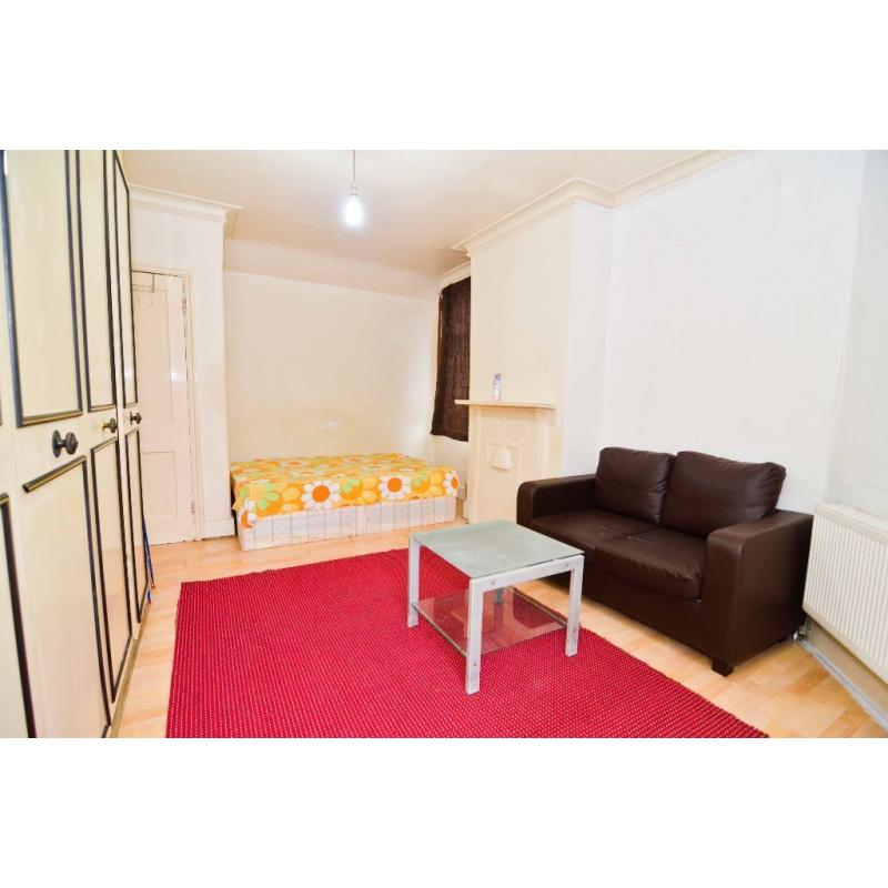 A Double room for rent, Bills inclusive, No agency Fees