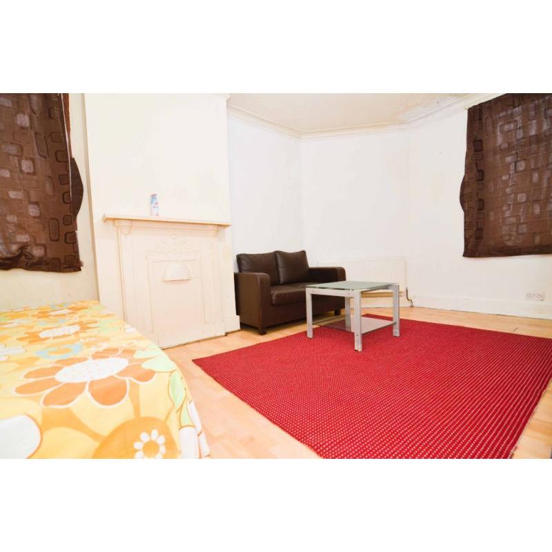 A Double room for rent, Bills inclusive, No agency Fees