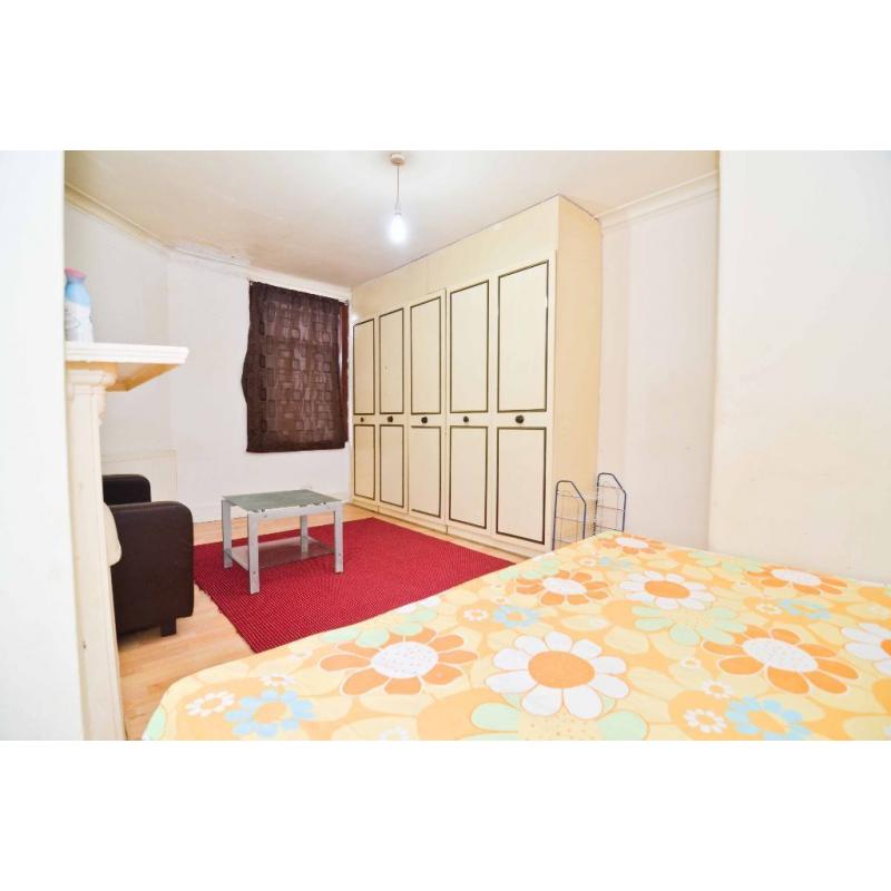 A Double room for rent, Bills inclusive, No agency Fees