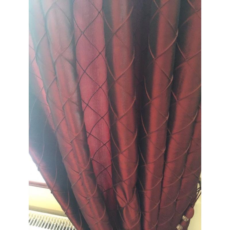 Curtains/bedding