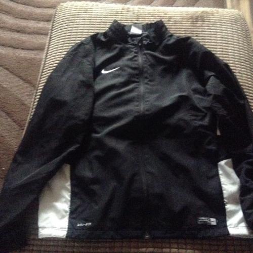 Nike dri fit jacket age 14/15