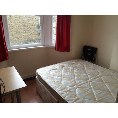 BRIGHT DOUBLE ROOM TO LET @ E13 9DA GREEN STREET ALL BILLS INCLUSIVE AVAILABLE 20 JUNE NEAR TUBE!!!
