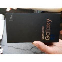 Galaxy s7 1 week old perfect condtion