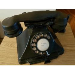 Antique Bakelite Rotary Telephone (non functioning)